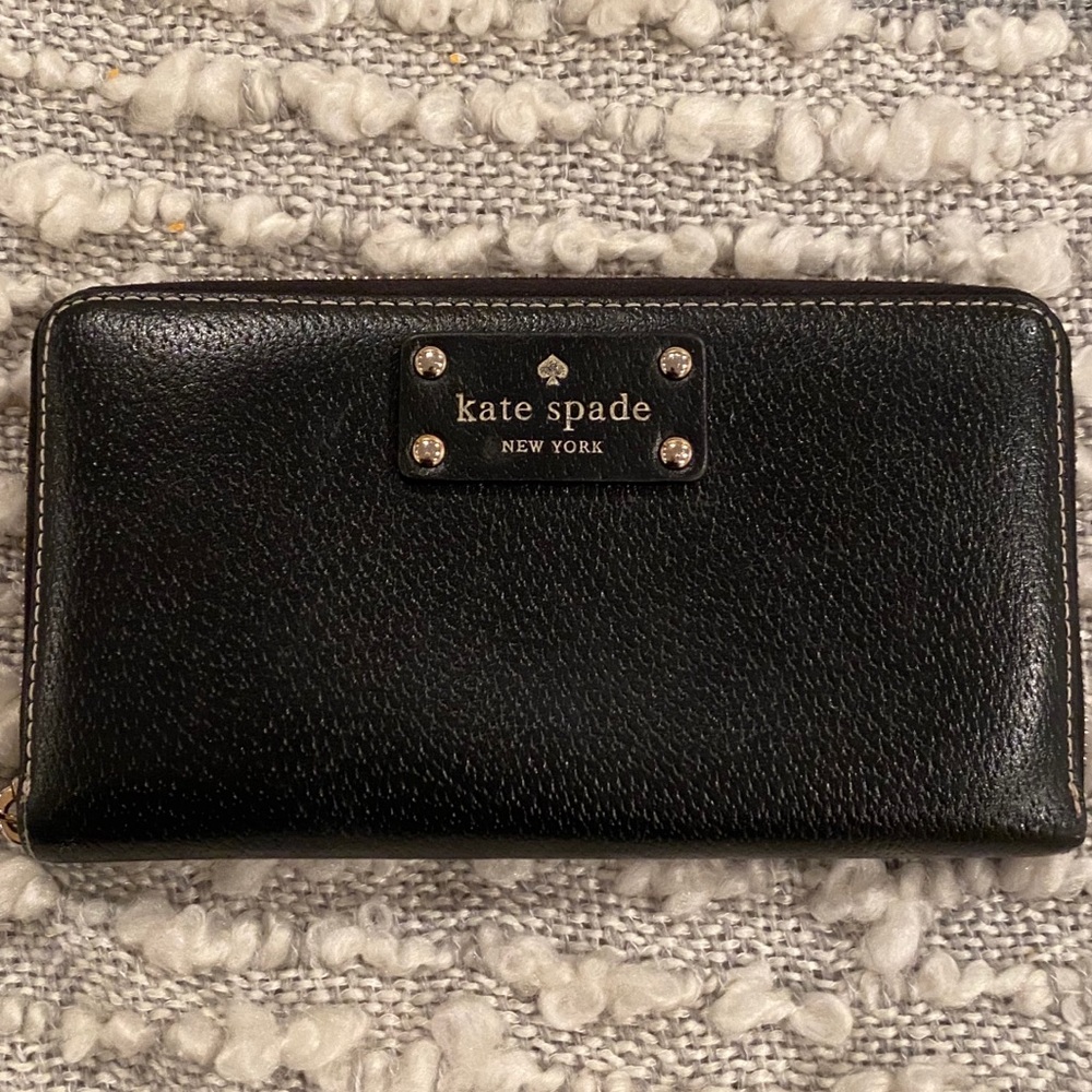 Kate Spade wrap around zipper wallet